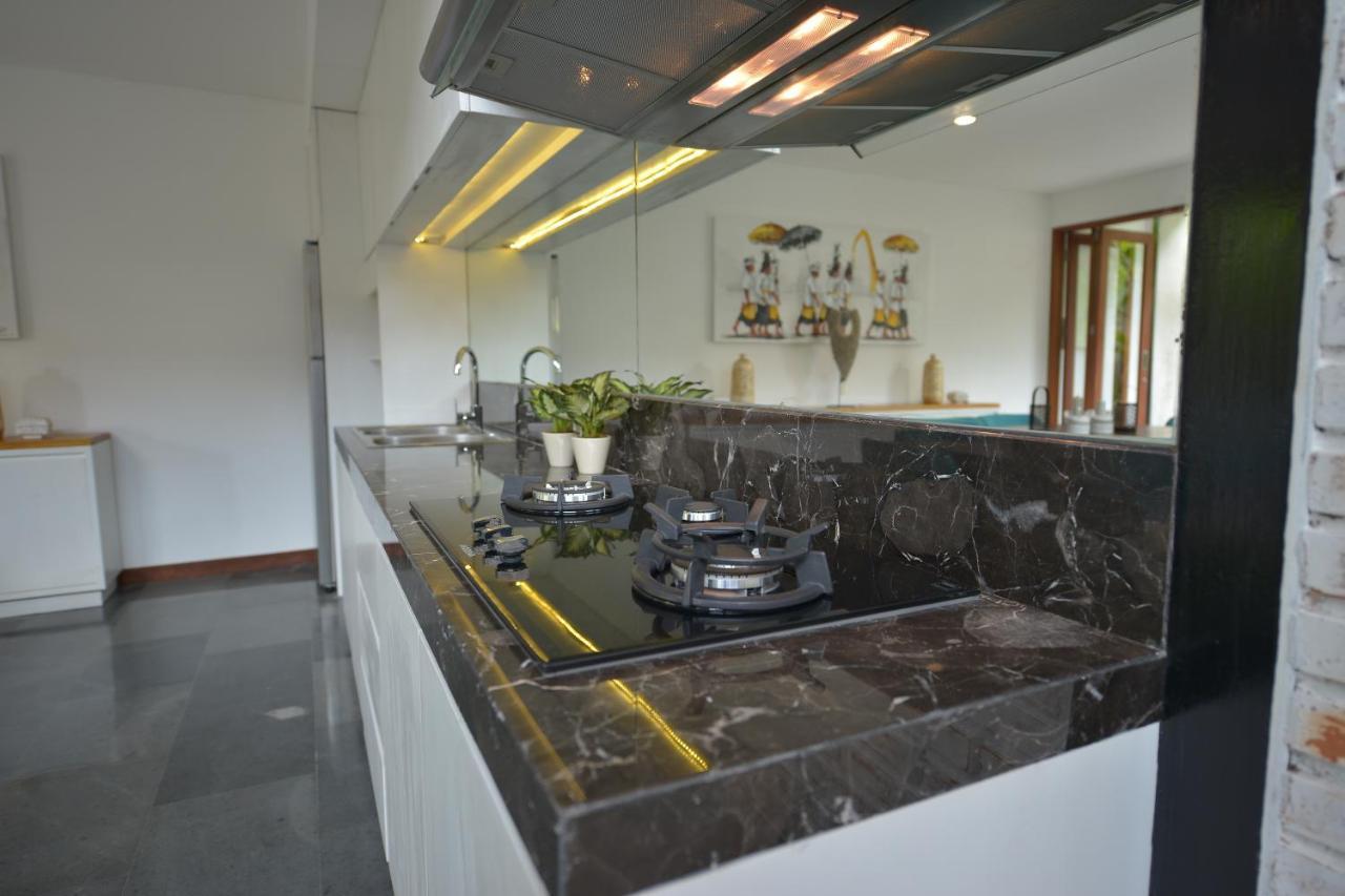 Ombak Villa Cemagi タナロット エクステリア 写真